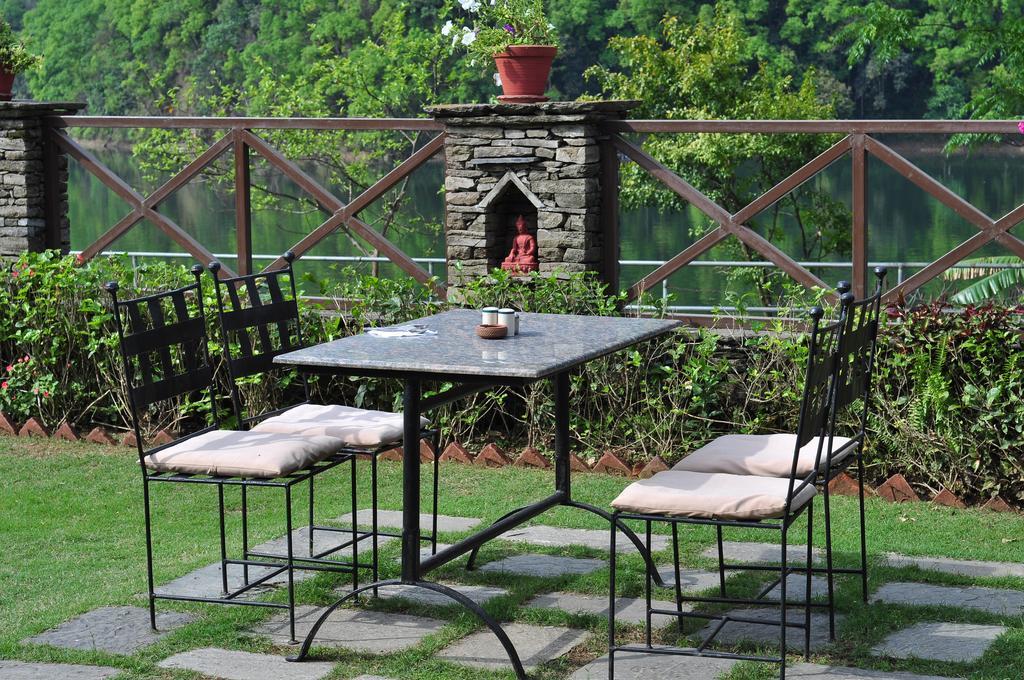 Hotel Trek-O-Tel à Pokhara Extérieur photo