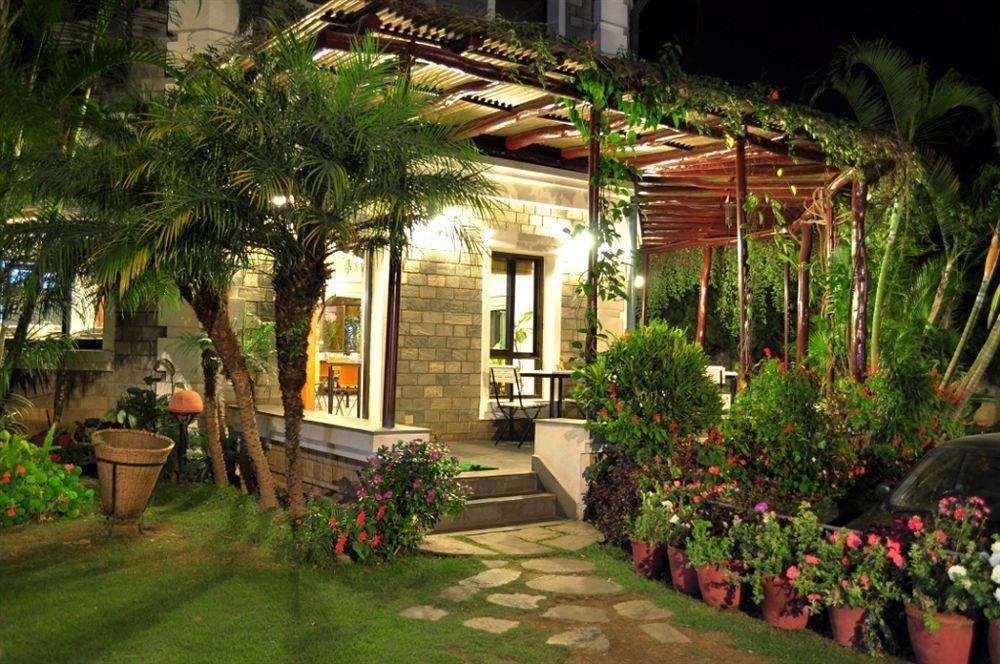 Hotel Trek-O-Tel à Pokhara Extérieur photo