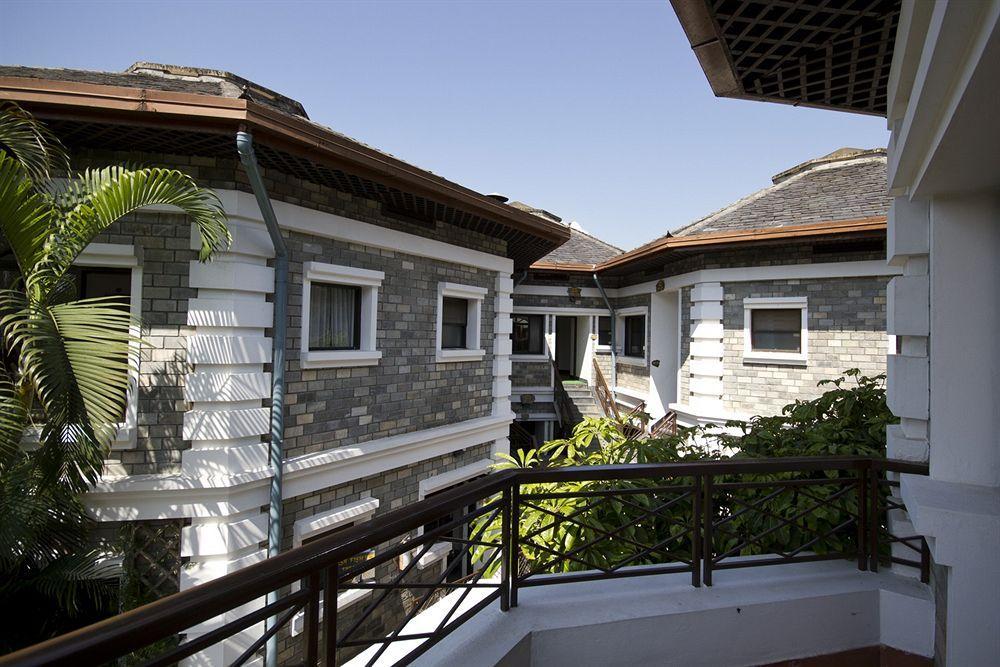 Hotel Trek-O-Tel à Pokhara Extérieur photo