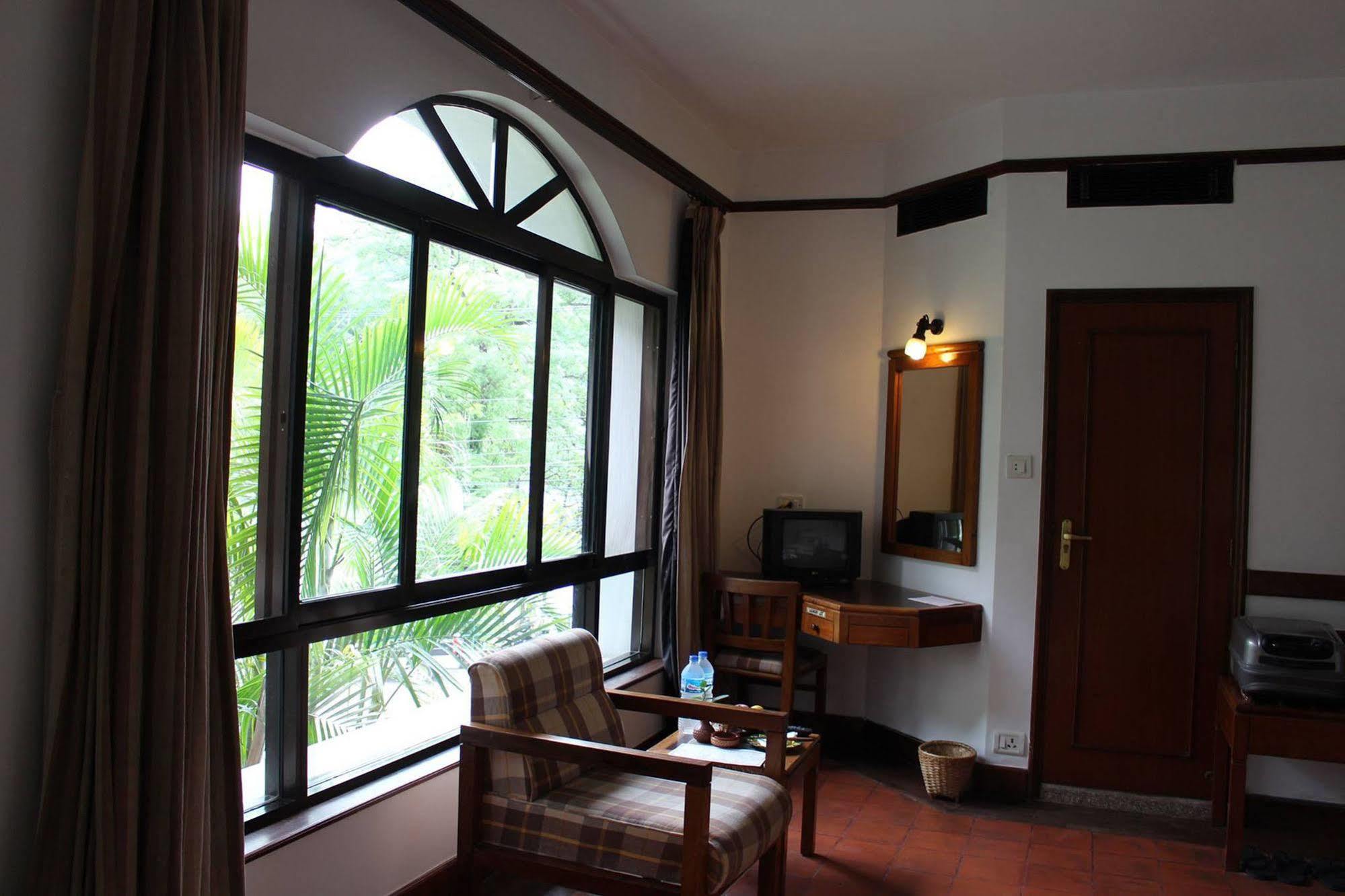 Hotel Trek-O-Tel à Pokhara Extérieur photo