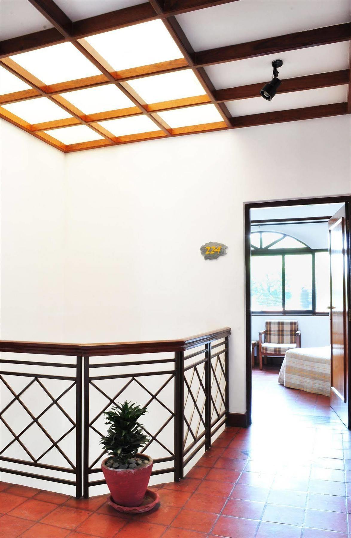 Hotel Trek-O-Tel à Pokhara Extérieur photo